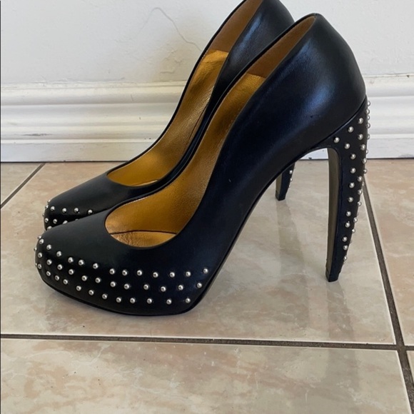 Super Cute Unique Walter Steiger stud Shoe. - Picture 6 of 13